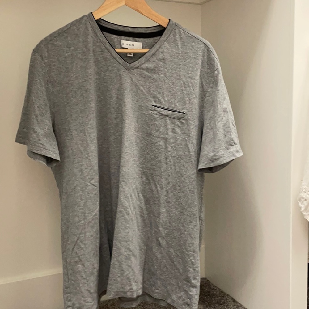 Fresh Grey Calibrate High V-neck T-Shirt
